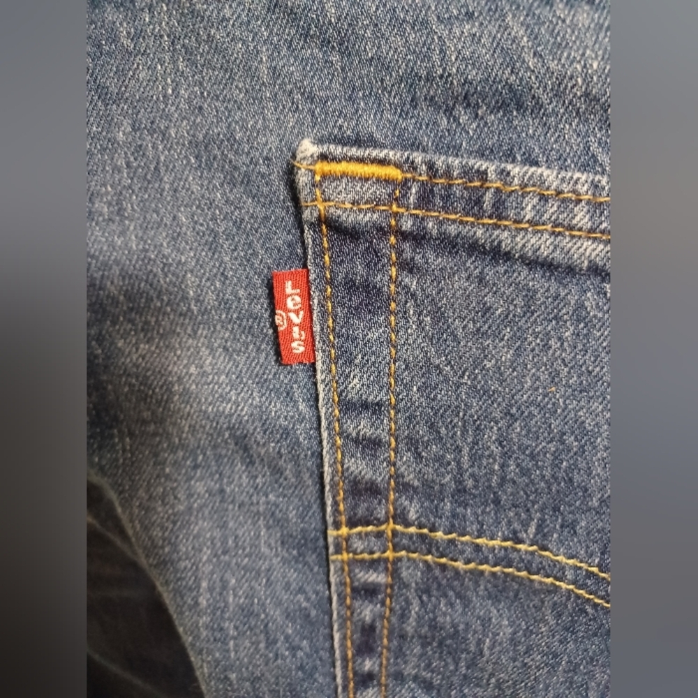 Levi's 511 Men's Relaxed Fit Jeans in Medium Blue Denim 40x32 - Picture 3 of 9